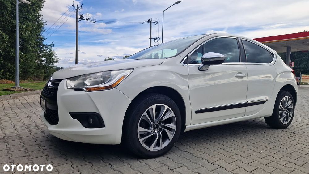 Citroën DS4 HDi 110 SoChic - 1