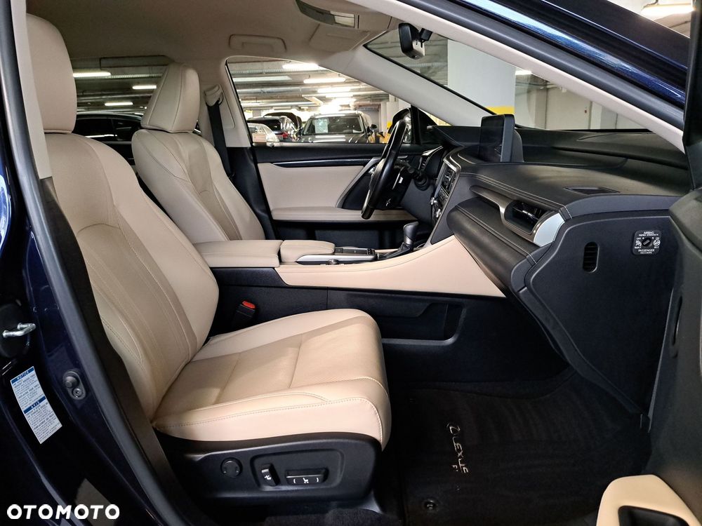Lexus RX - 14