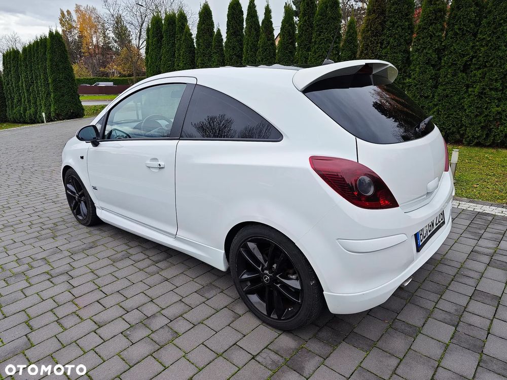 Opel Corsa 1.6 Turbo GSi - 10