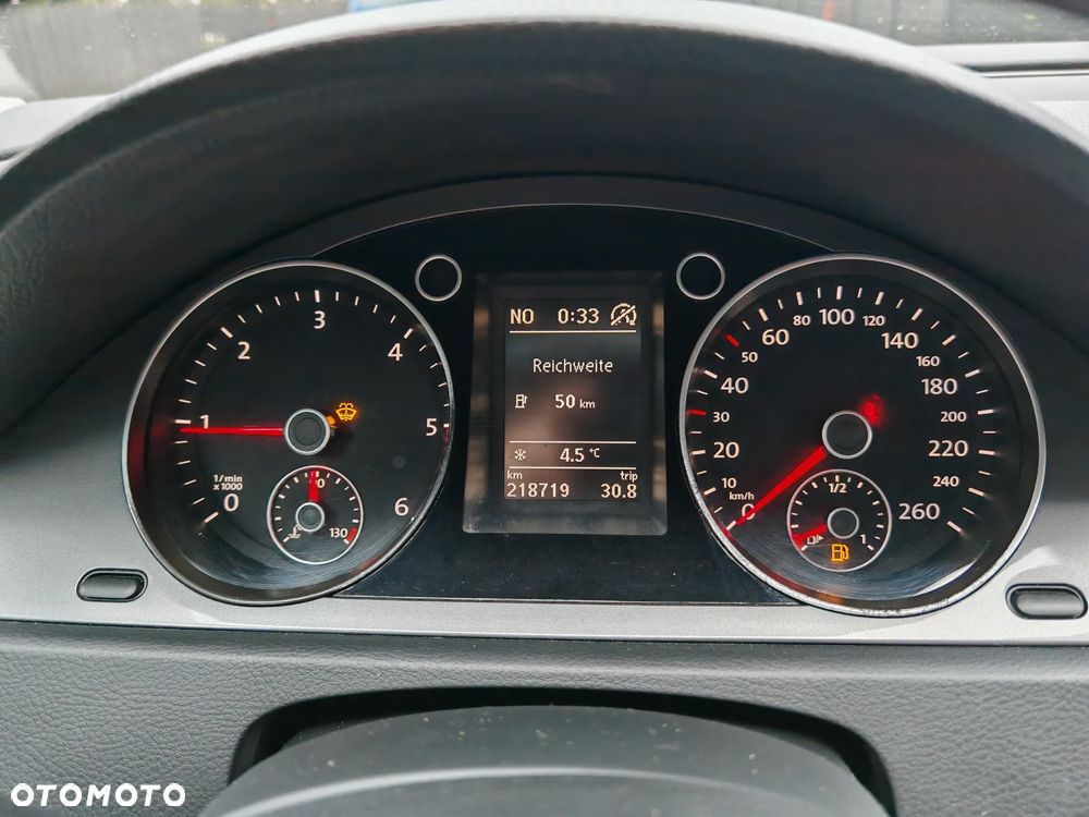 Volkswagen Passat - 11