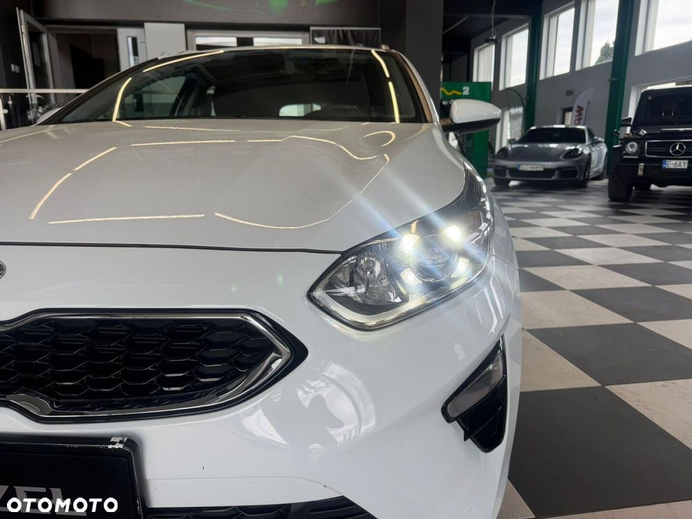 Kia Ceed - 31