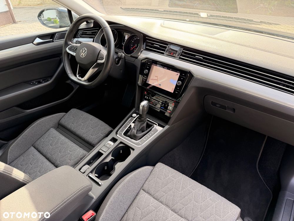 Volkswagen Passat 2.0 TDI SCR Style DSG - 17