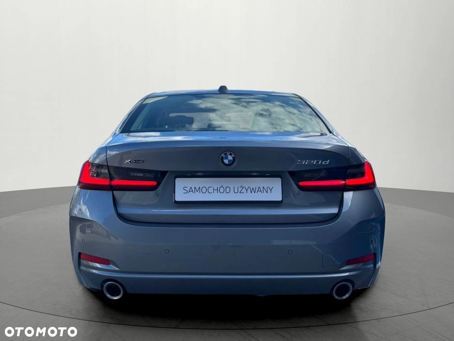 BMW Seria 3 320d xDrive - 25