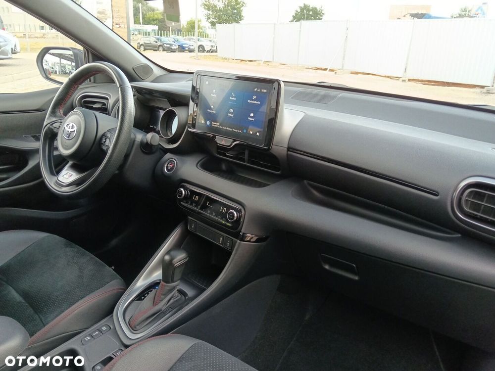 Toyota Yaris - 10