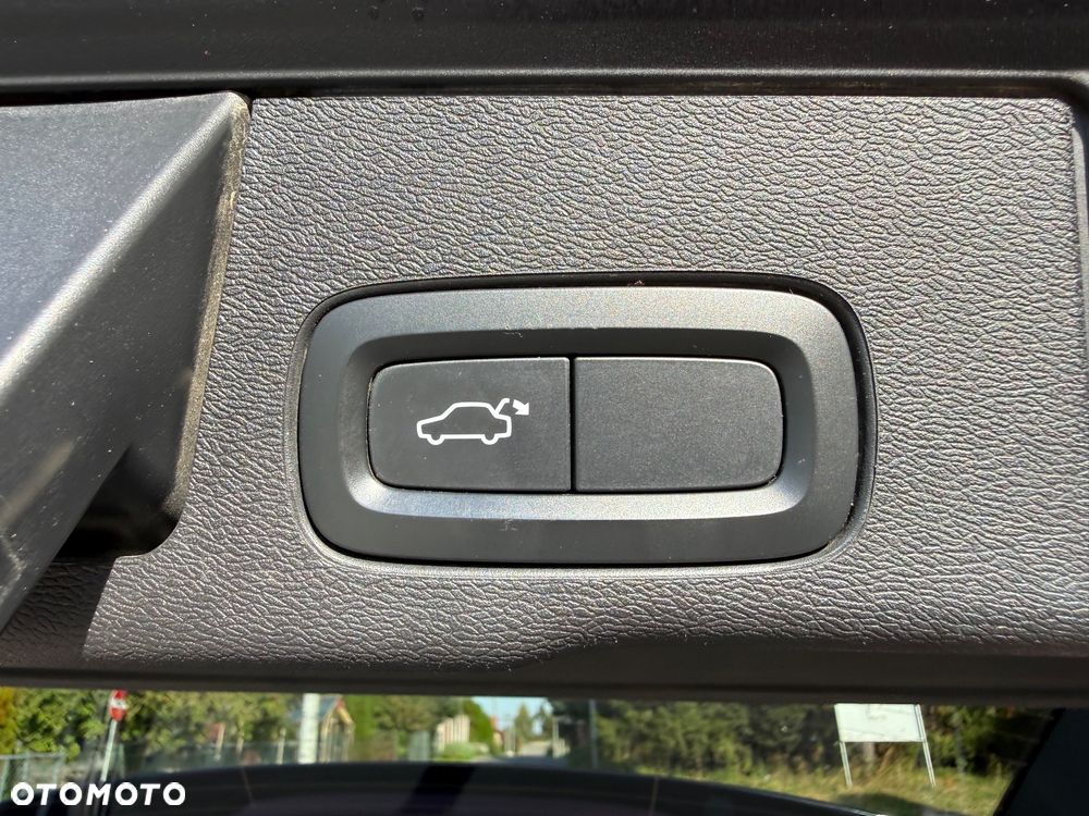 Volvo XC 60 D4 RDesign - 35