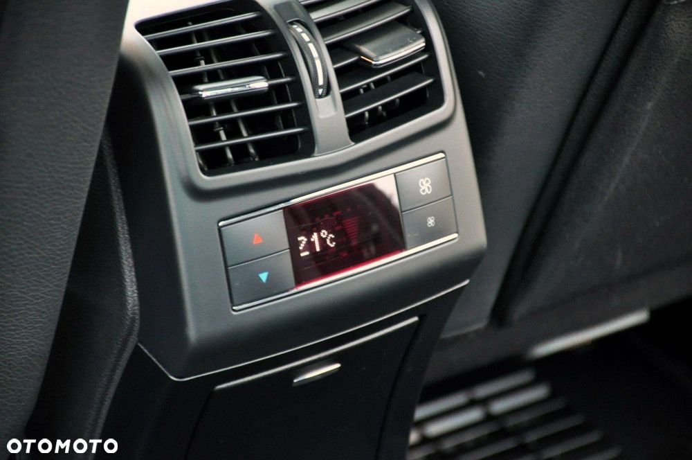 Mercedes-Benz Klasa E - 21