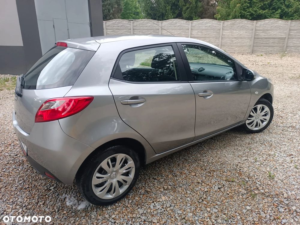 Mazda 2 - 5