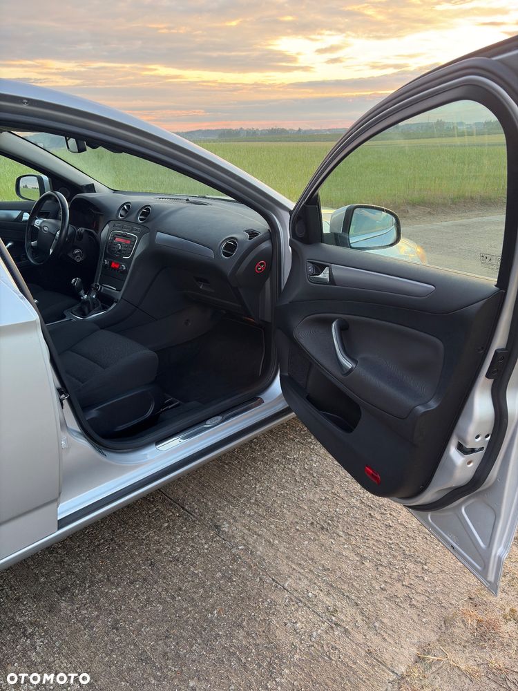 Ford Mondeo 2.0 TDCi Titanium - 10