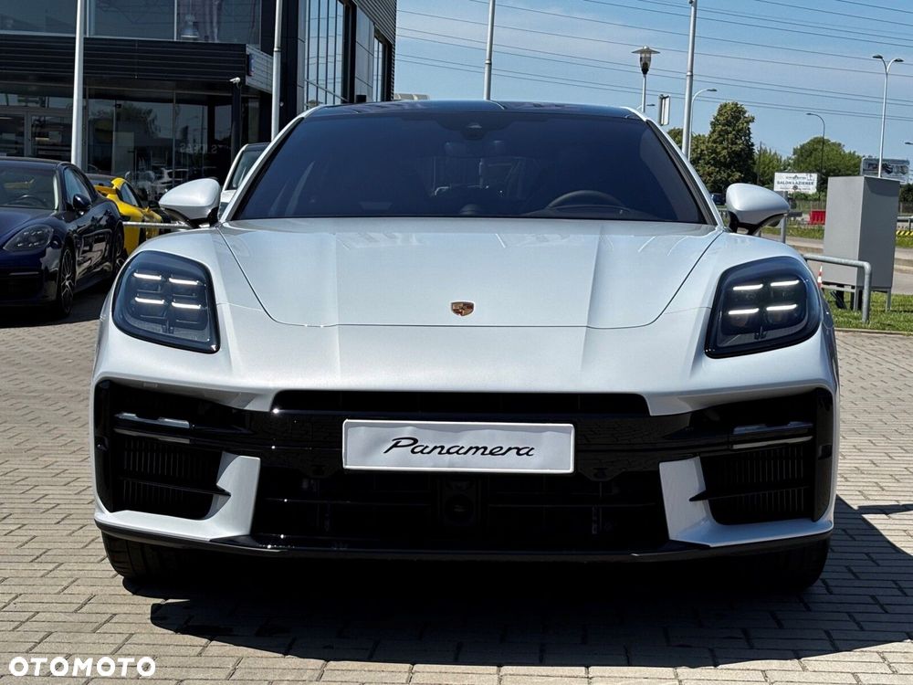 Porsche Panamera - 4