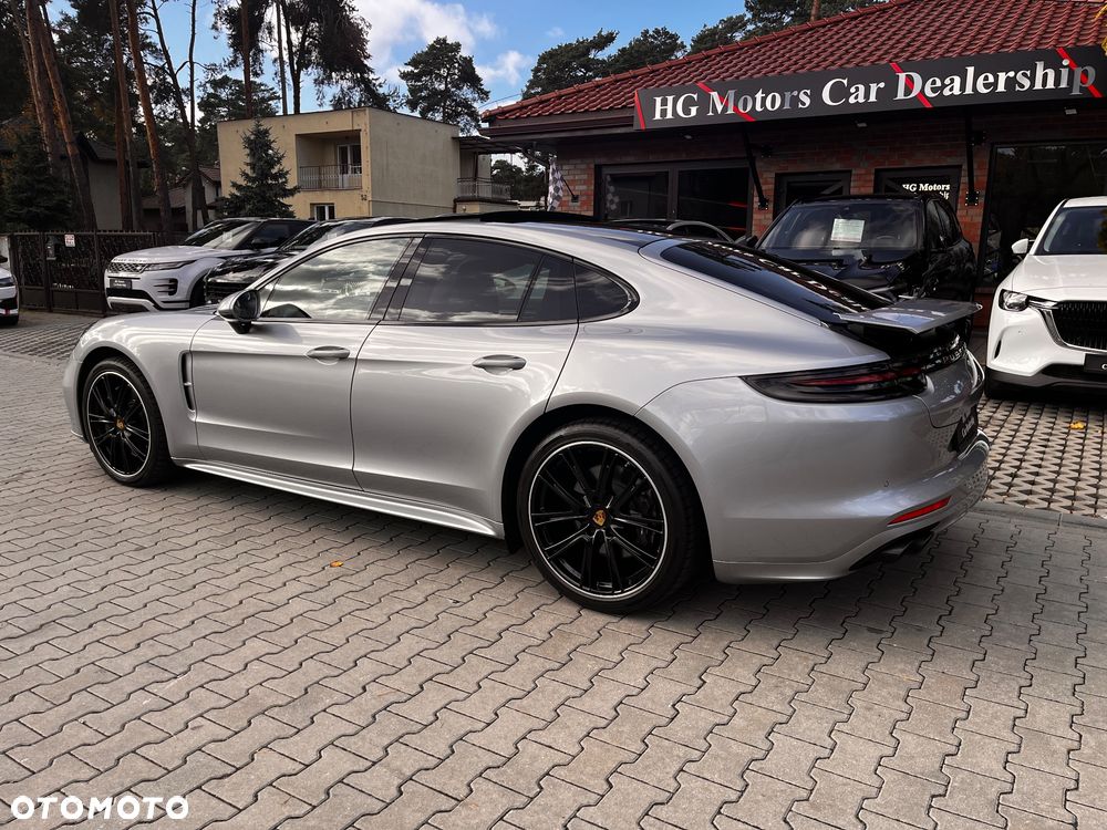 Porsche Panamera 4 - 8