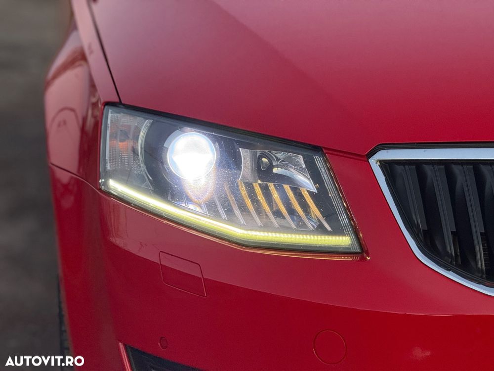 Skoda Octavia 2.0 TDI DSG 4X4 RS - 32