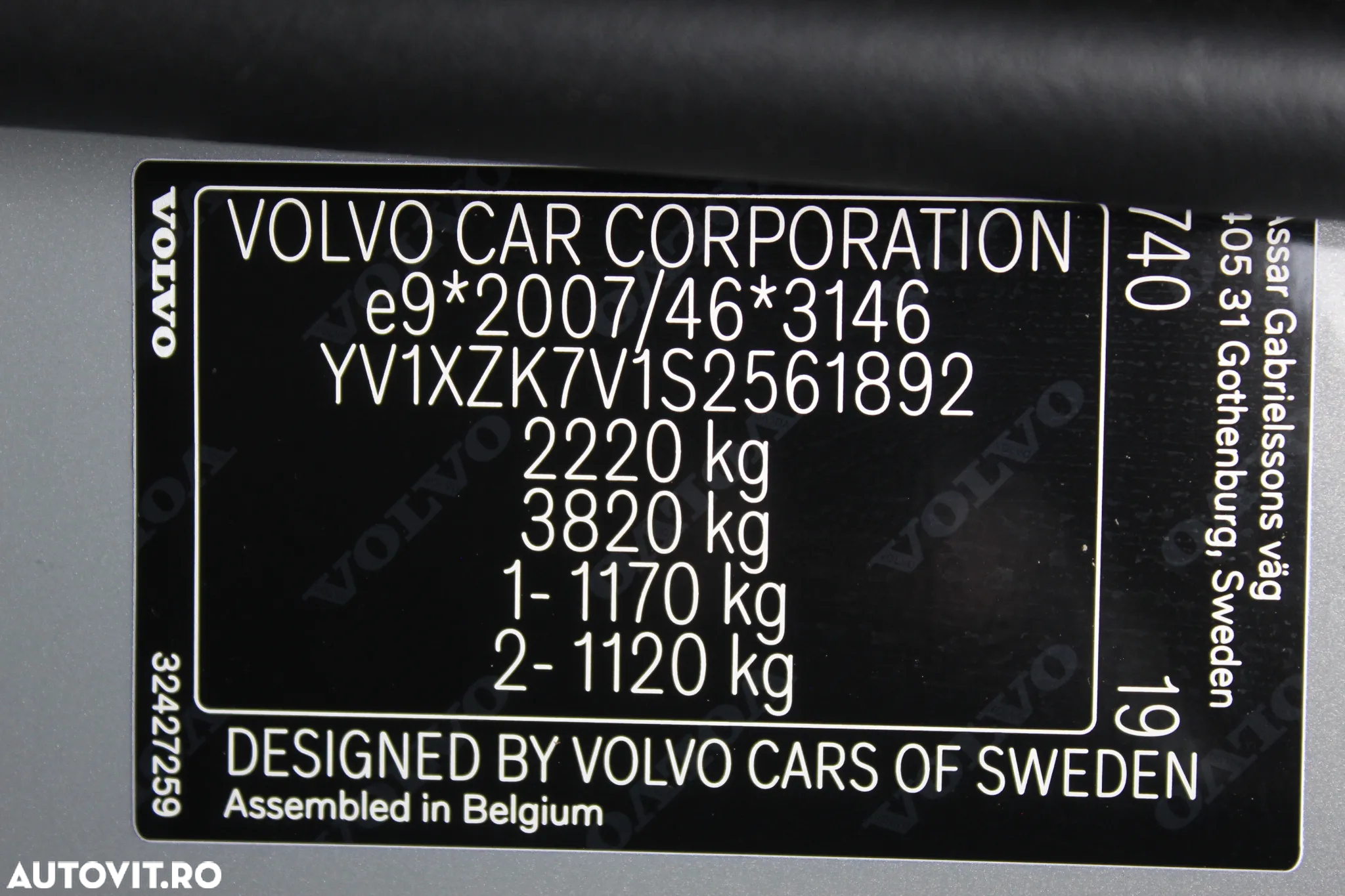 Volvo XC 40 B3 AT FWD MHEV Plus Dark - 31