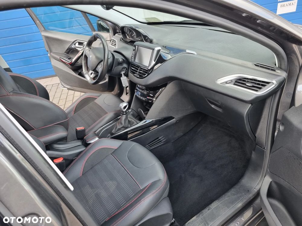 Peugeot 2008 PureTech 130 GT - 10