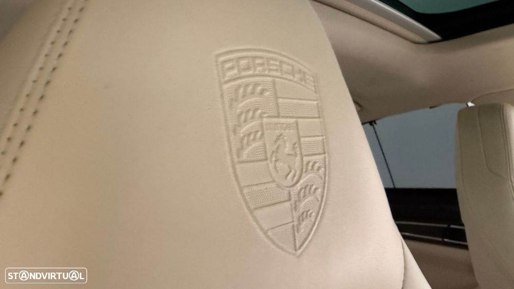 Porsche Panamera 4 E-Hybrid - 24