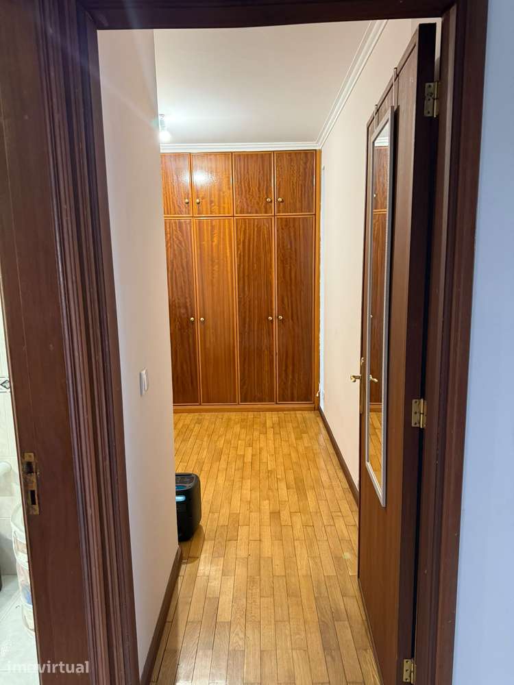 Apartamaneto T1+1 c/terraço e garagem em Canidelo - Grande imagem: 5/10