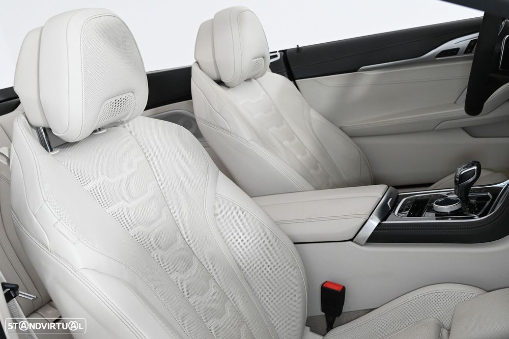 BMW M850i xDrive - 26
