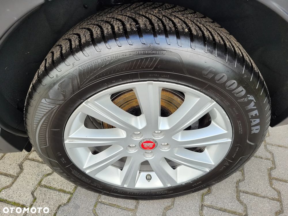 Jaguar E-Pace - 18