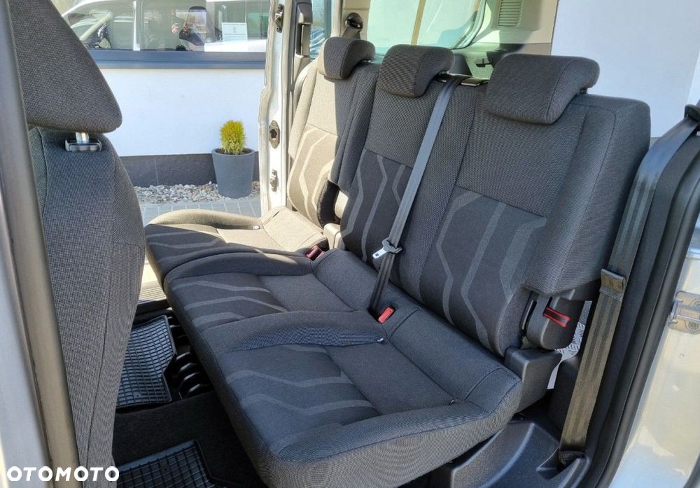 Ford Transit Connect - 23