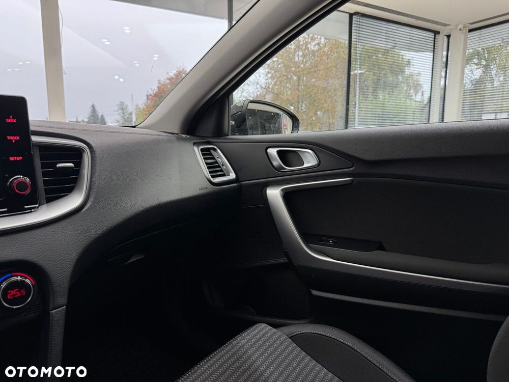 Kia XCeed 1.5 T-GDI M - 26