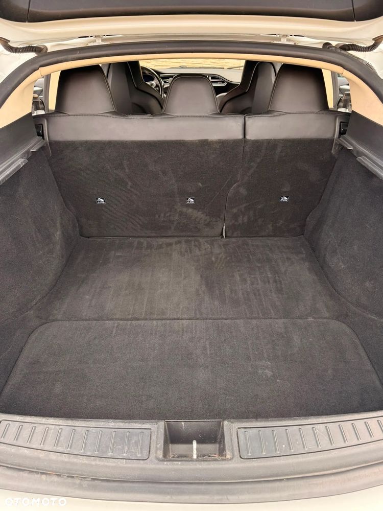 Tesla Model S - 15