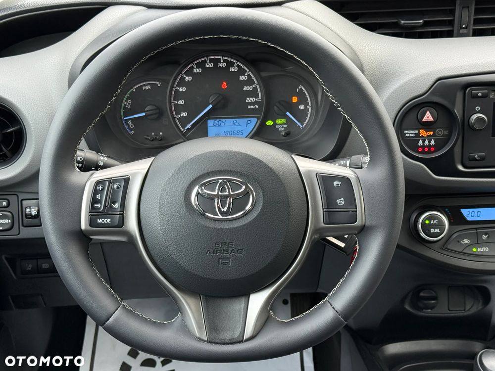 Toyota Yaris Hybrid 100 Active - 5