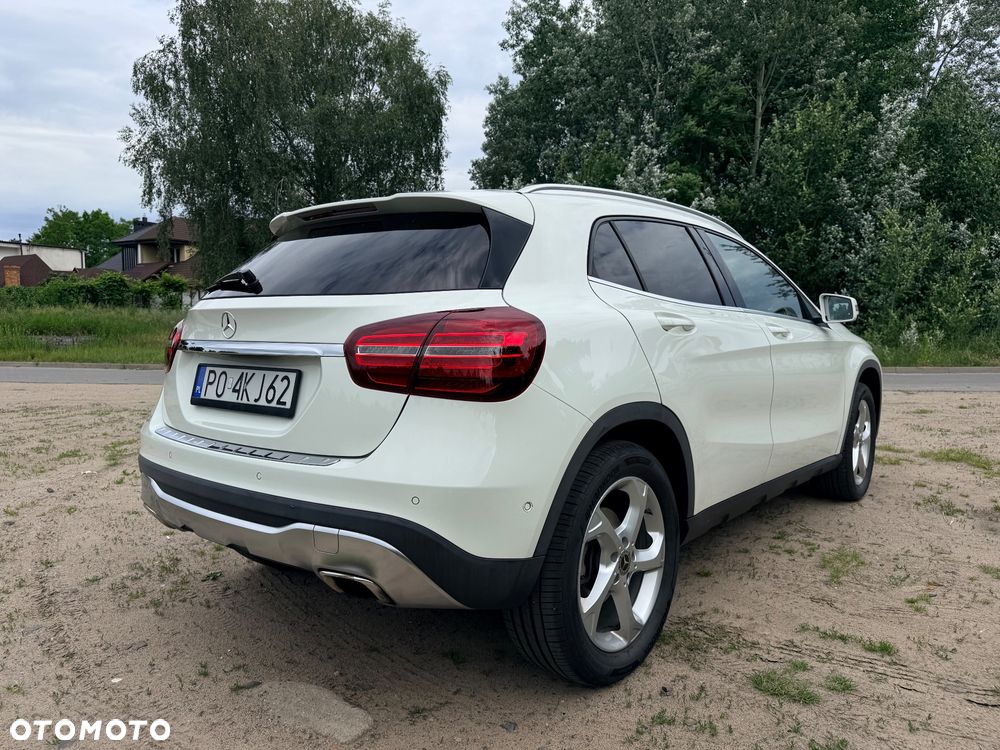 Mercedes-Benz GLA 200 7G-DCT Urban - 13