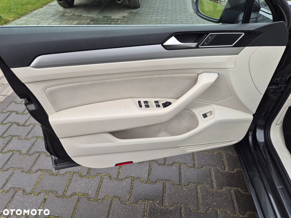 Volkswagen Passat Variant - 36