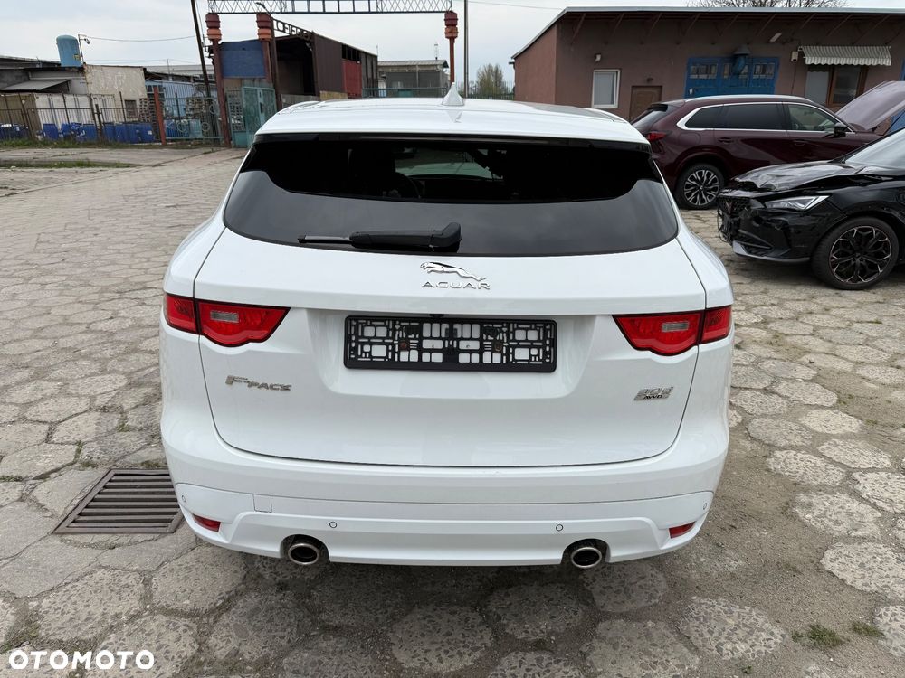 Jaguar F-Pace 3.0 TDV6 AWD 300 Sport - 4