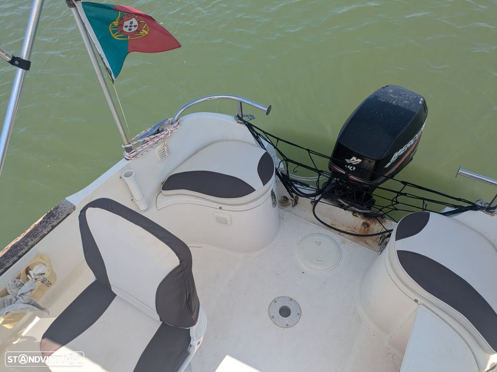 Quicksilver 460 Cabin - 7