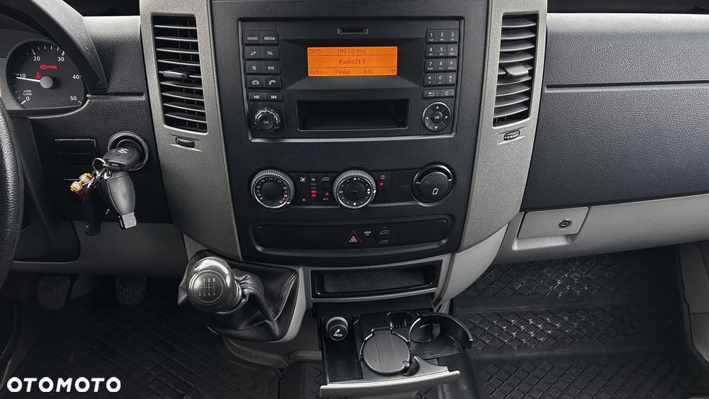 Mercedes-Benz Sprinter - 16