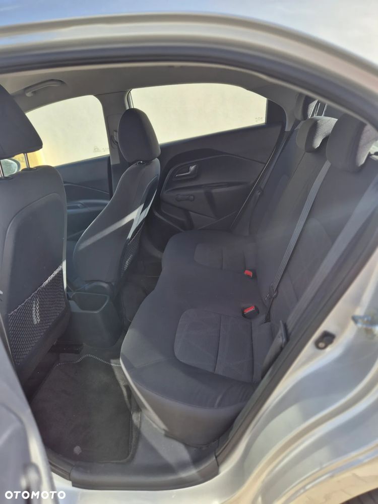 Kia Rio - 16