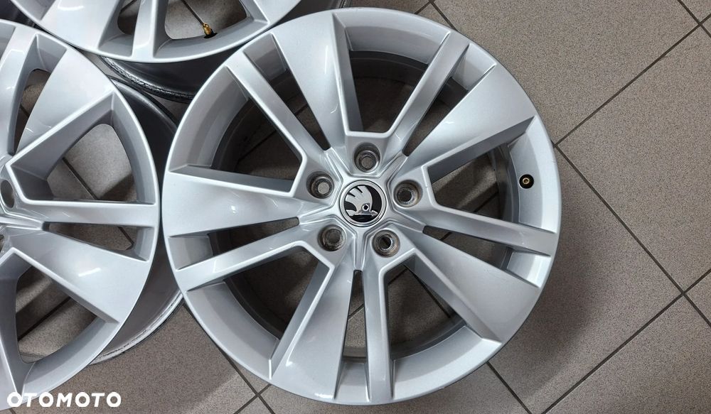 Felgi Aluminiowe 17 Skoda Karoq Kodiaq 5x112 ET 45 - 5