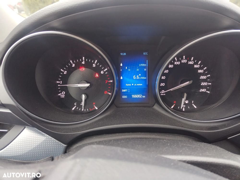 Toyota Avensis Combi 1.8 Comfort - 7