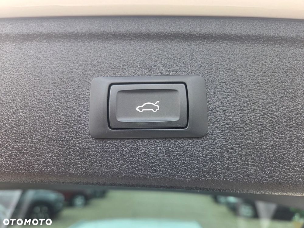 Audi A4 Avant 40 TDI S tronic sport - 33