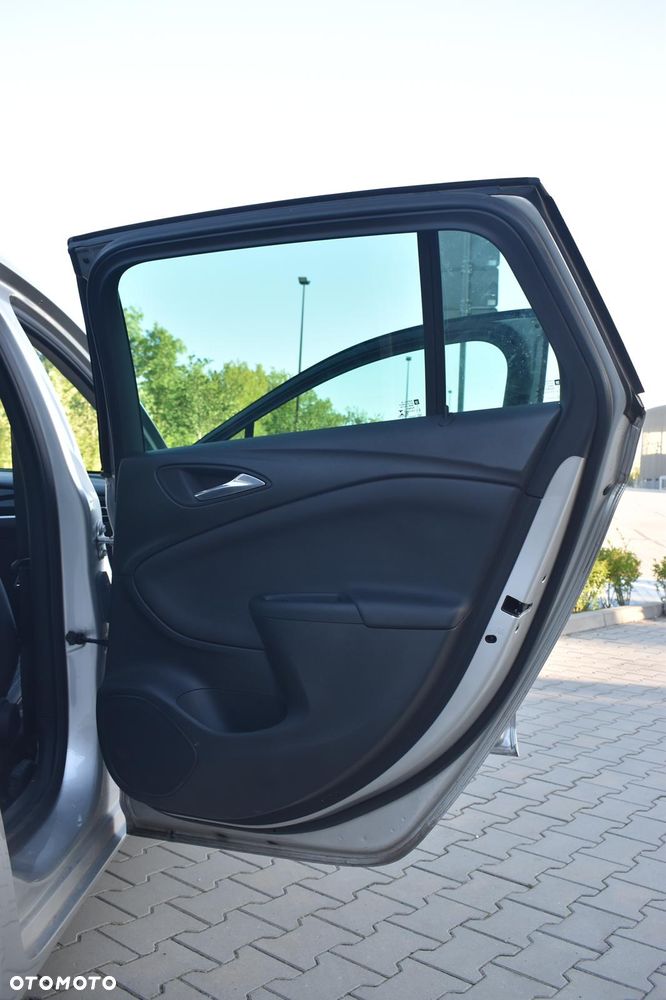 Opel Astra 1.2 T Business Elegance S&S - 10