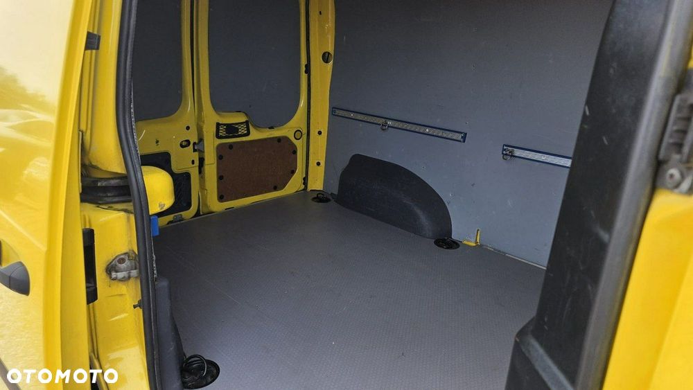 Ford Transit Connect - 16