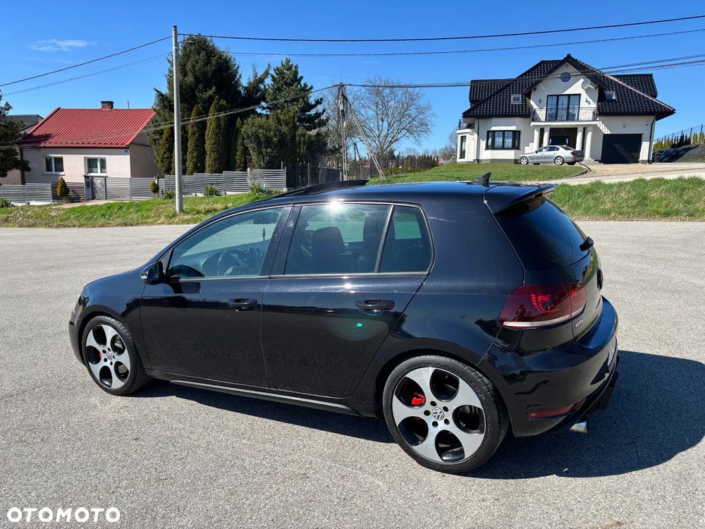 Volkswagen Golf - 11