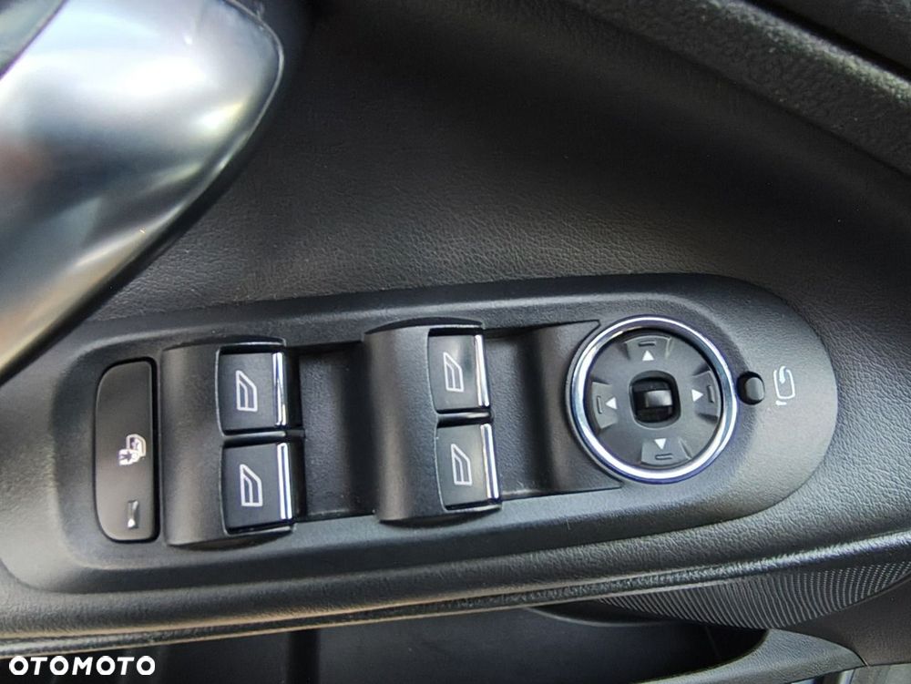 Ford S-Max - 13