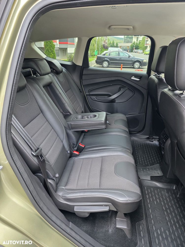 Ford Kuga 2.0 TDCi Powershift 4WD Titanium - 6