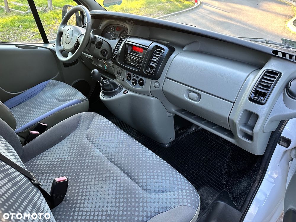 Renault Trafic - 23
