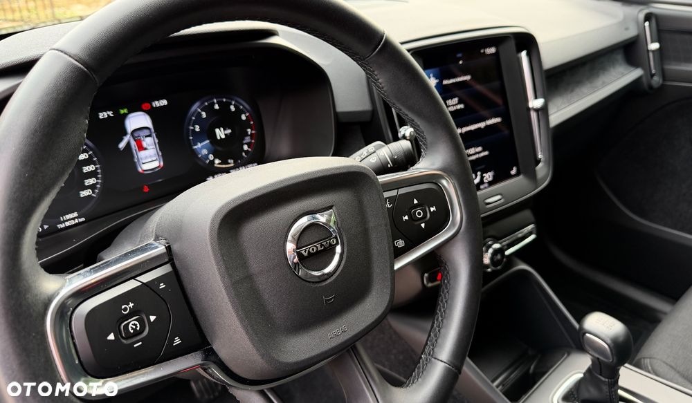 Volvo XC 40 T3 Momentum - 14