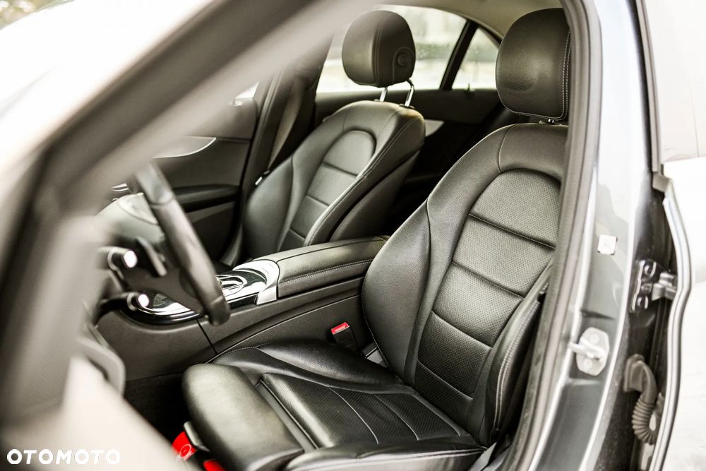 Mercedes-Benz Klasa C 180 (BlueTEC) d 7G-TRONIC - 32