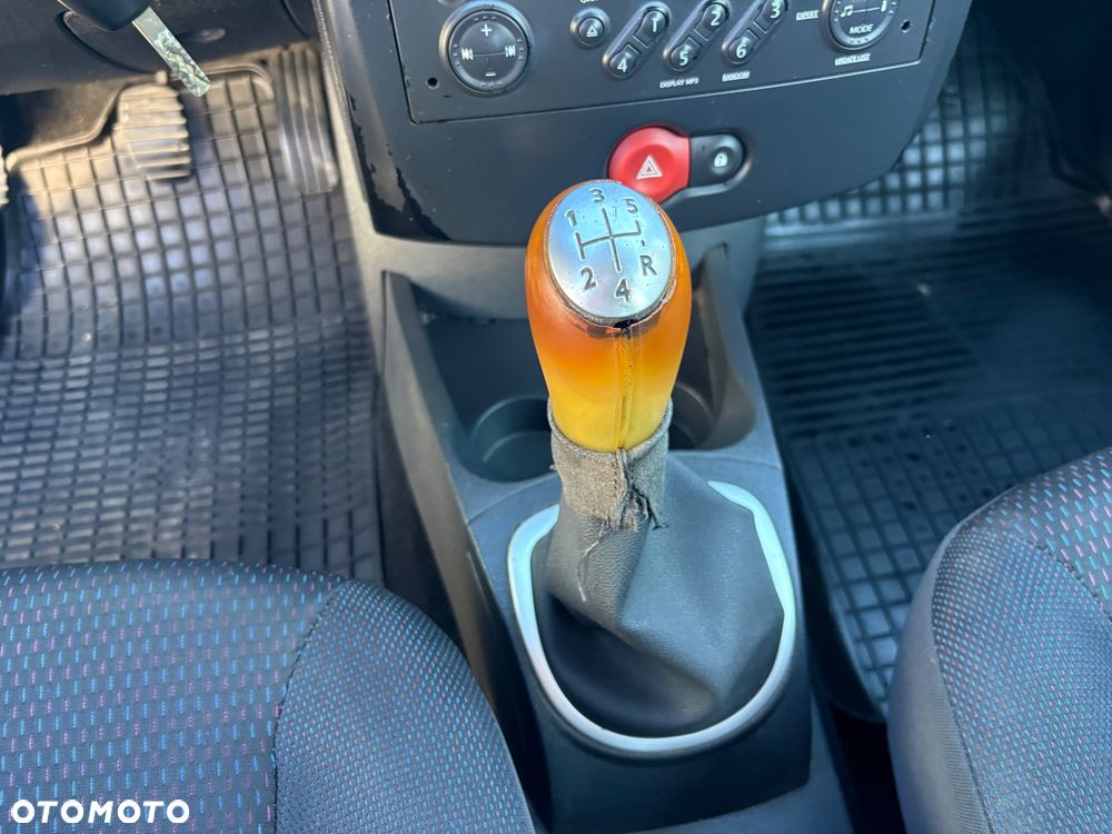 Renault Clio - 26