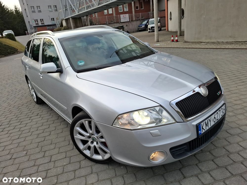 Skoda Octavia 2.0 TDI CR DPF RS - 3