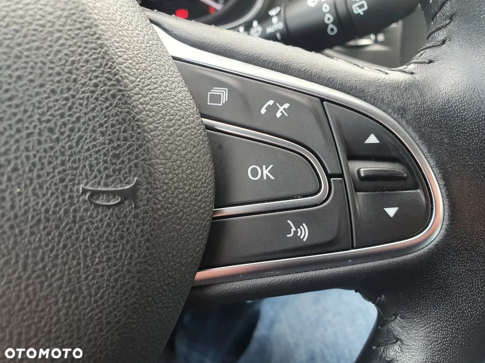 Renault Megane ENERGY TCe 100 LIMITED - 16