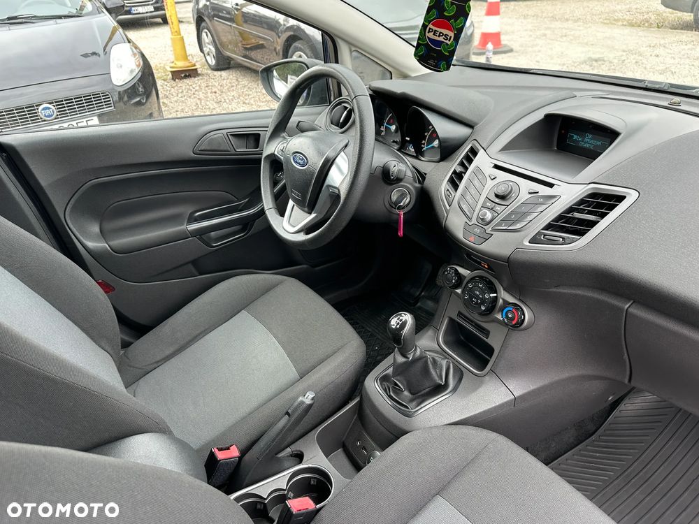 Ford Fiesta - 23