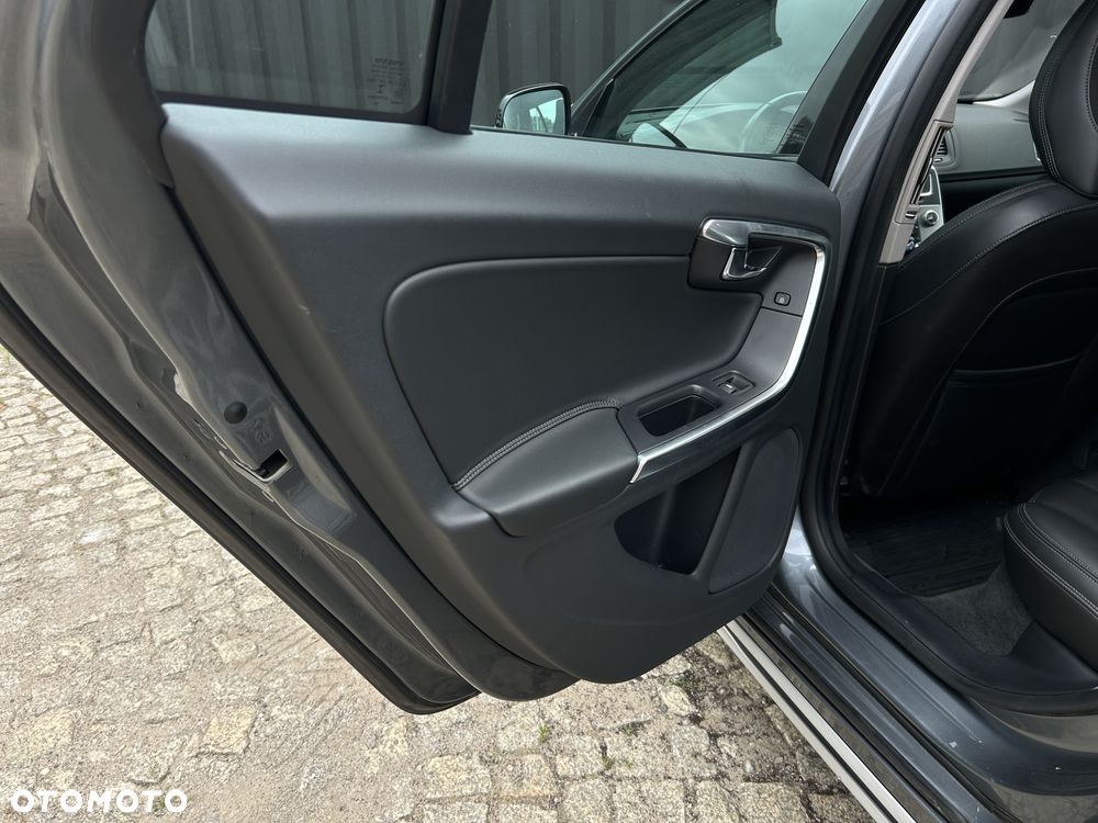 Volvo V40 Cross Country D3 Geartronic Momentum - 21