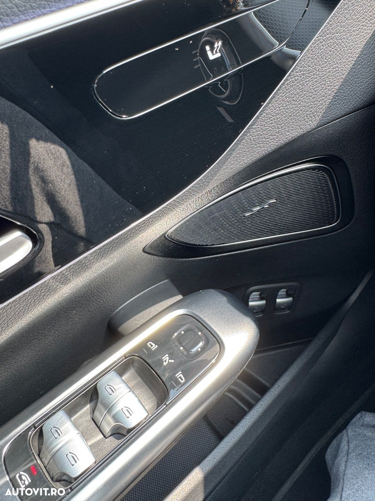 Mercedes-Benz C T-Modell 300 e PHEV - 22