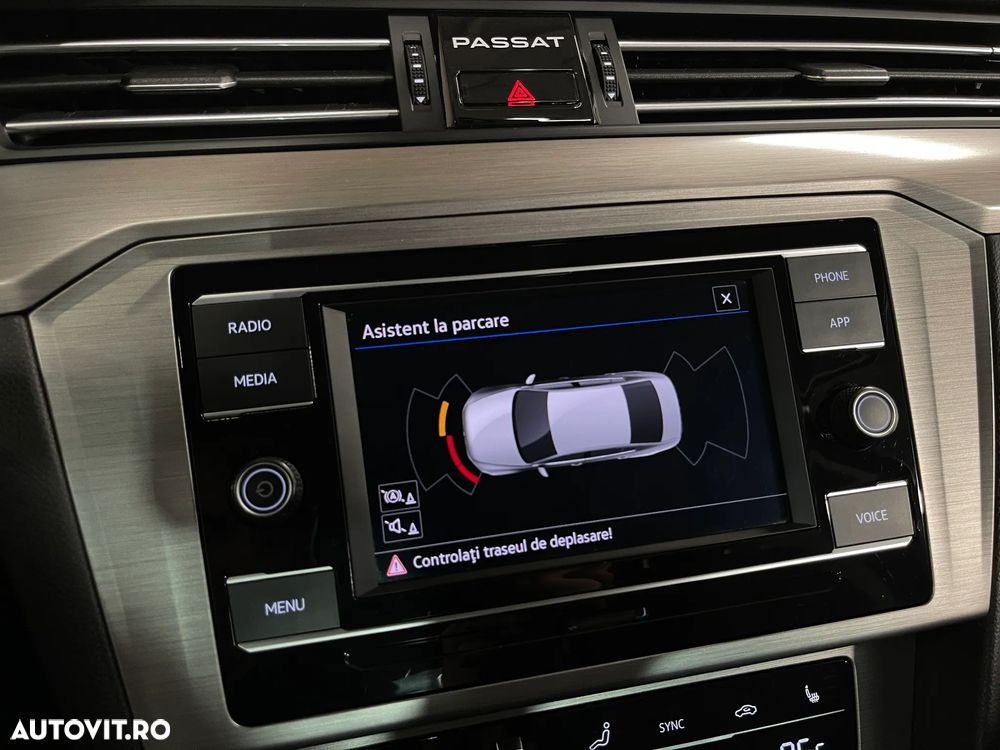 Volkswagen Passat 1.5 TSI ACT DSG Trendline - 14