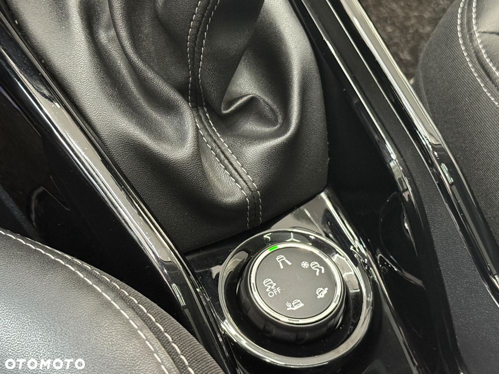 Peugeot 2008 1.6 BlueHDi Allure - 27